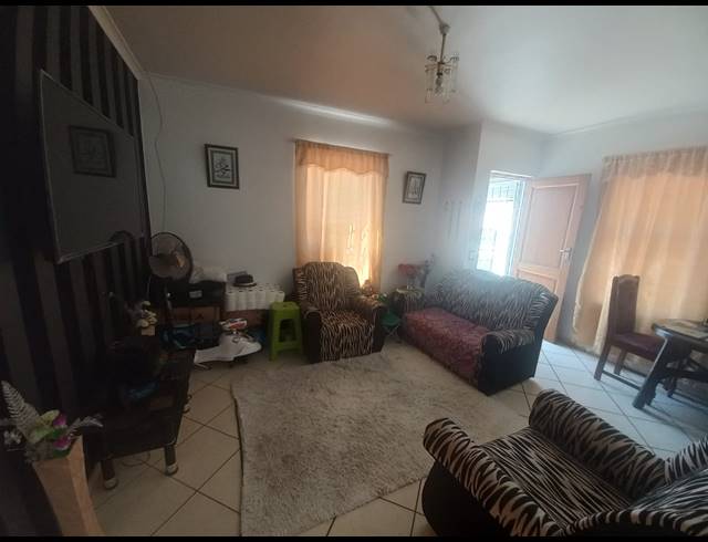 2 BEDROOM HOUSE FOR SALE IN ROCKLANDS